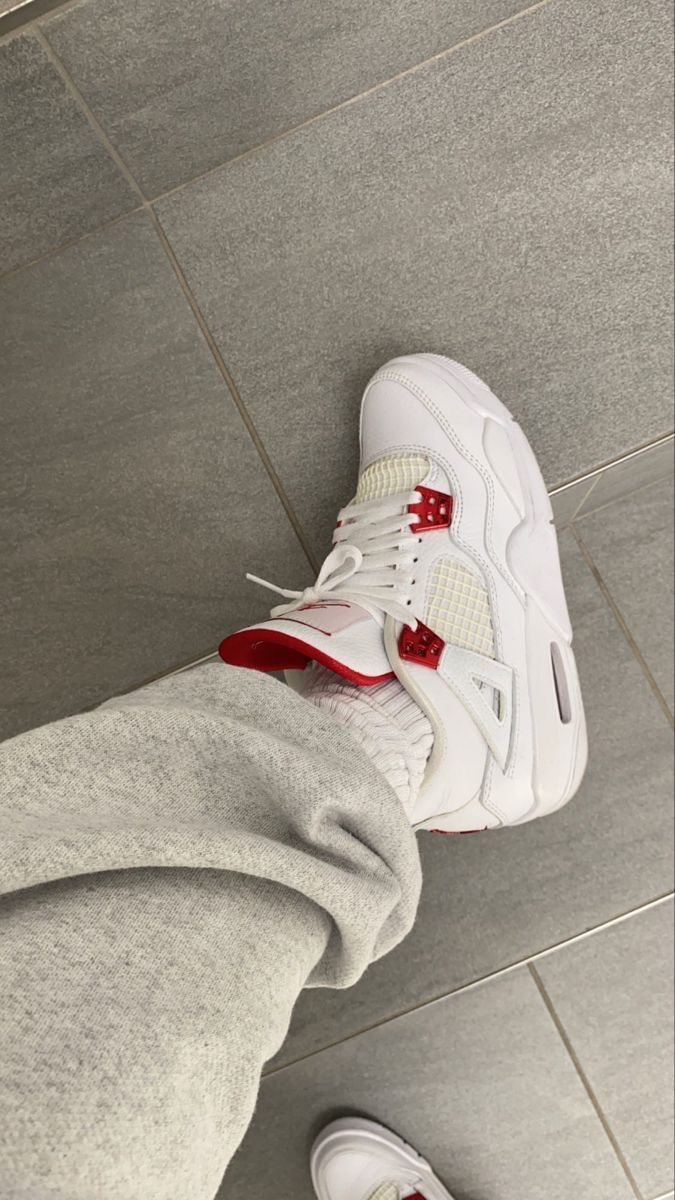 Zapatillas Nike Air Jordan 4 - Blanco con Rojo