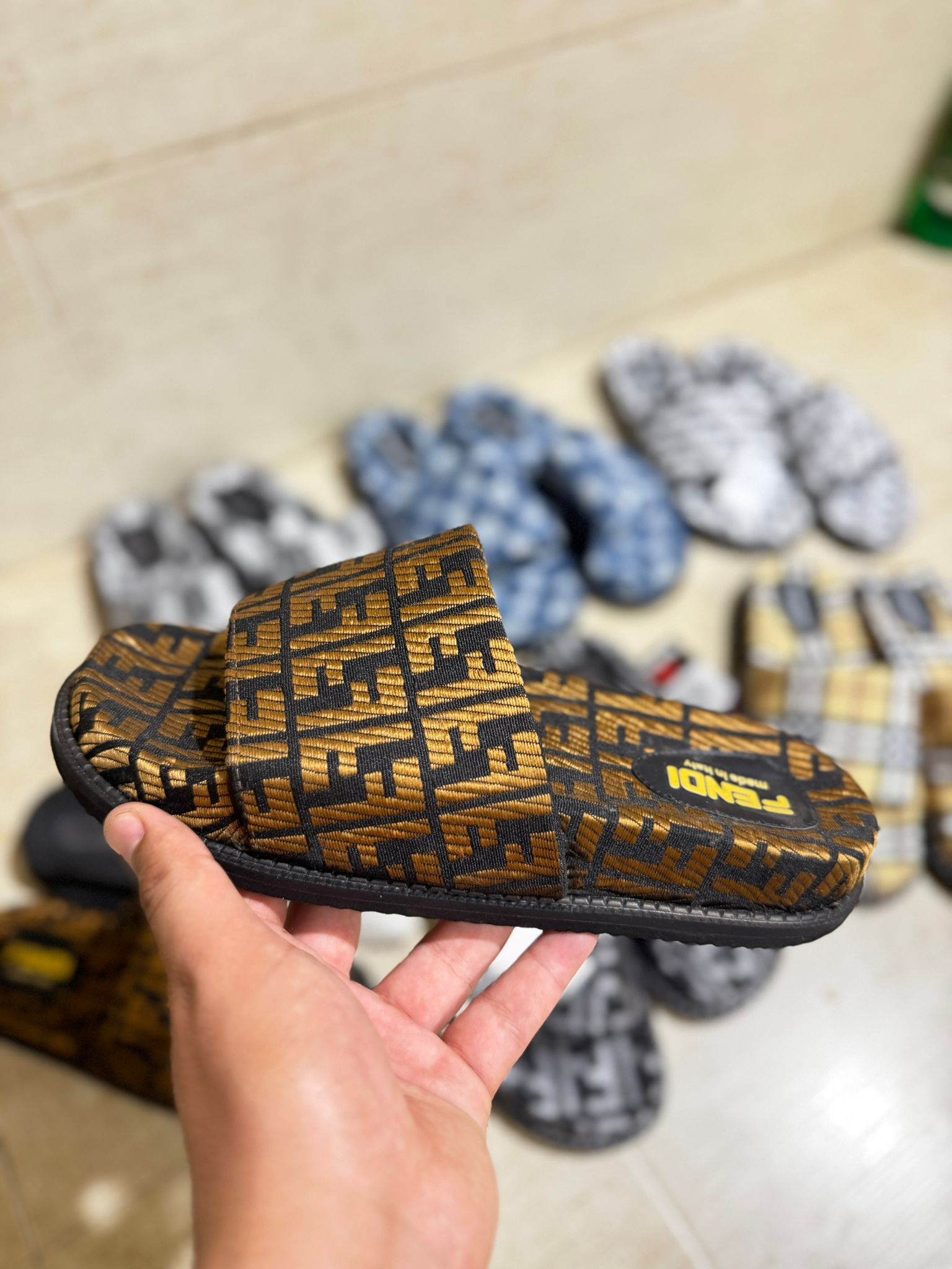 Chanclas Fendi - Dorado