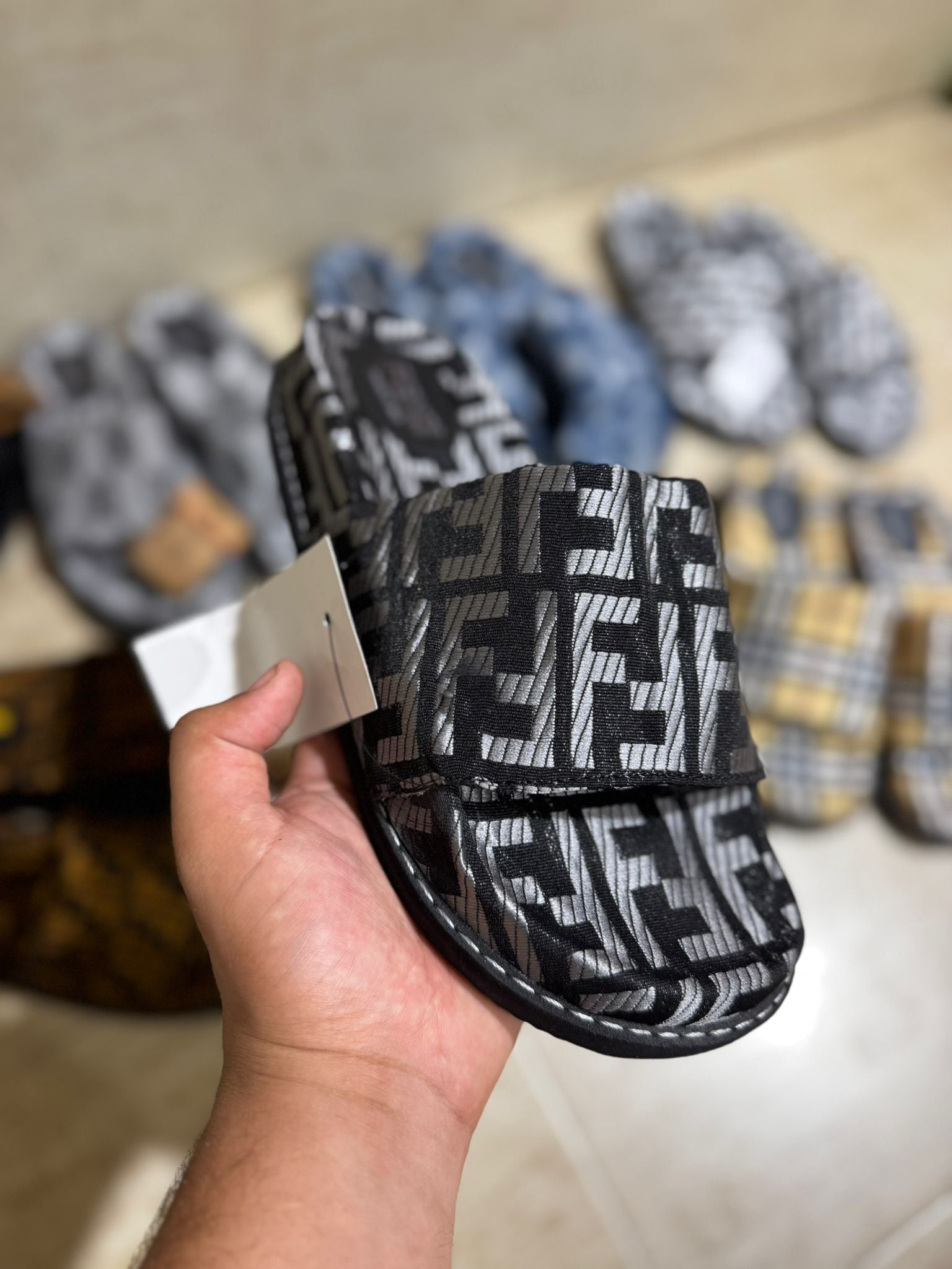 Chanclas Fendi - Negro con Plateado