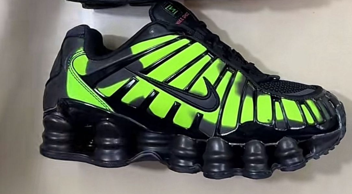 Shox TL - Negro con Verde