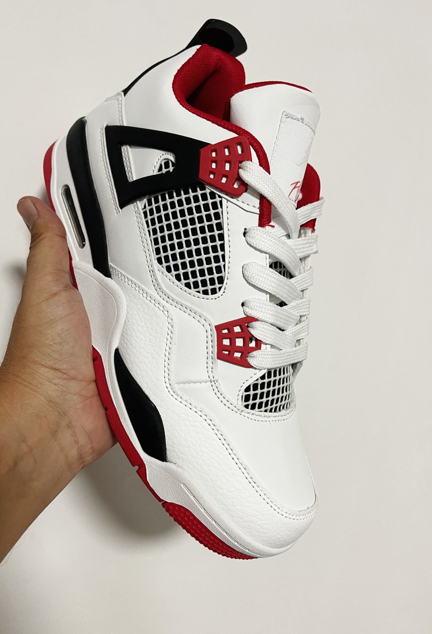 Zapatillas Nike Air Jordan 4 - Blanco con Negro y rojo