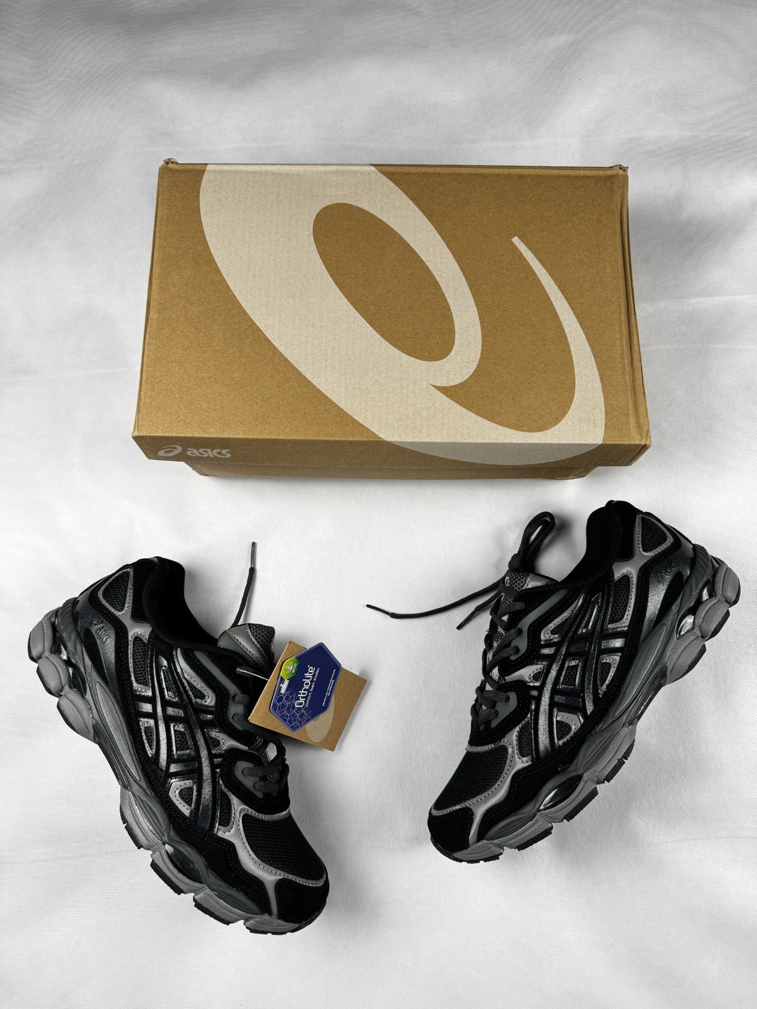 Asics - Negro con Gris