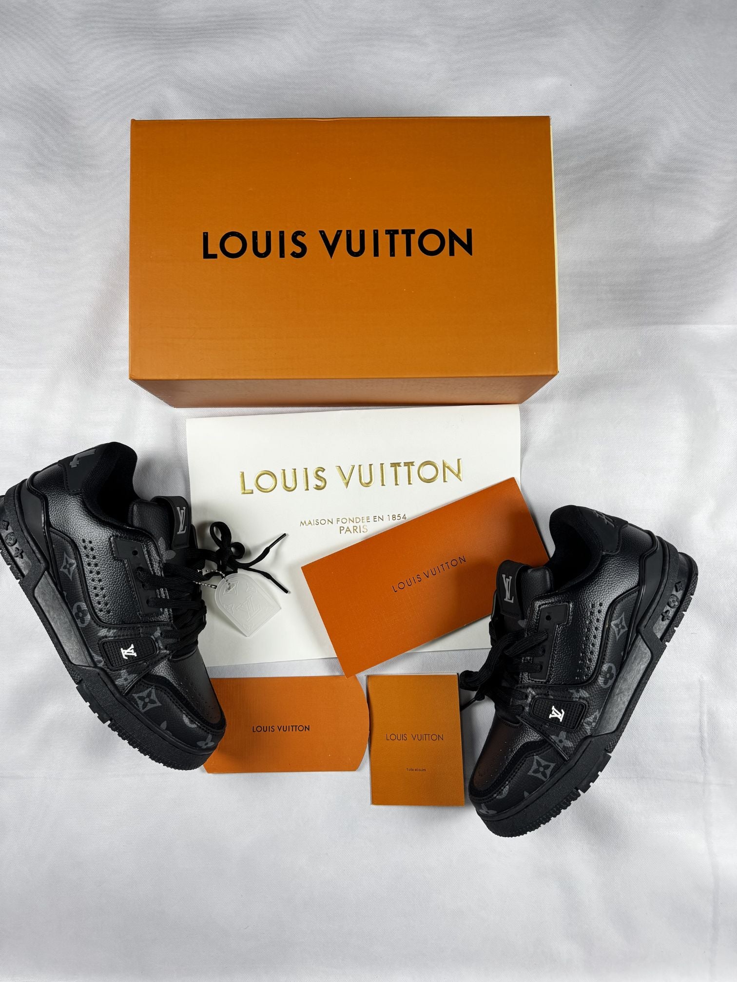 Louis Viutton Trainer - Negro