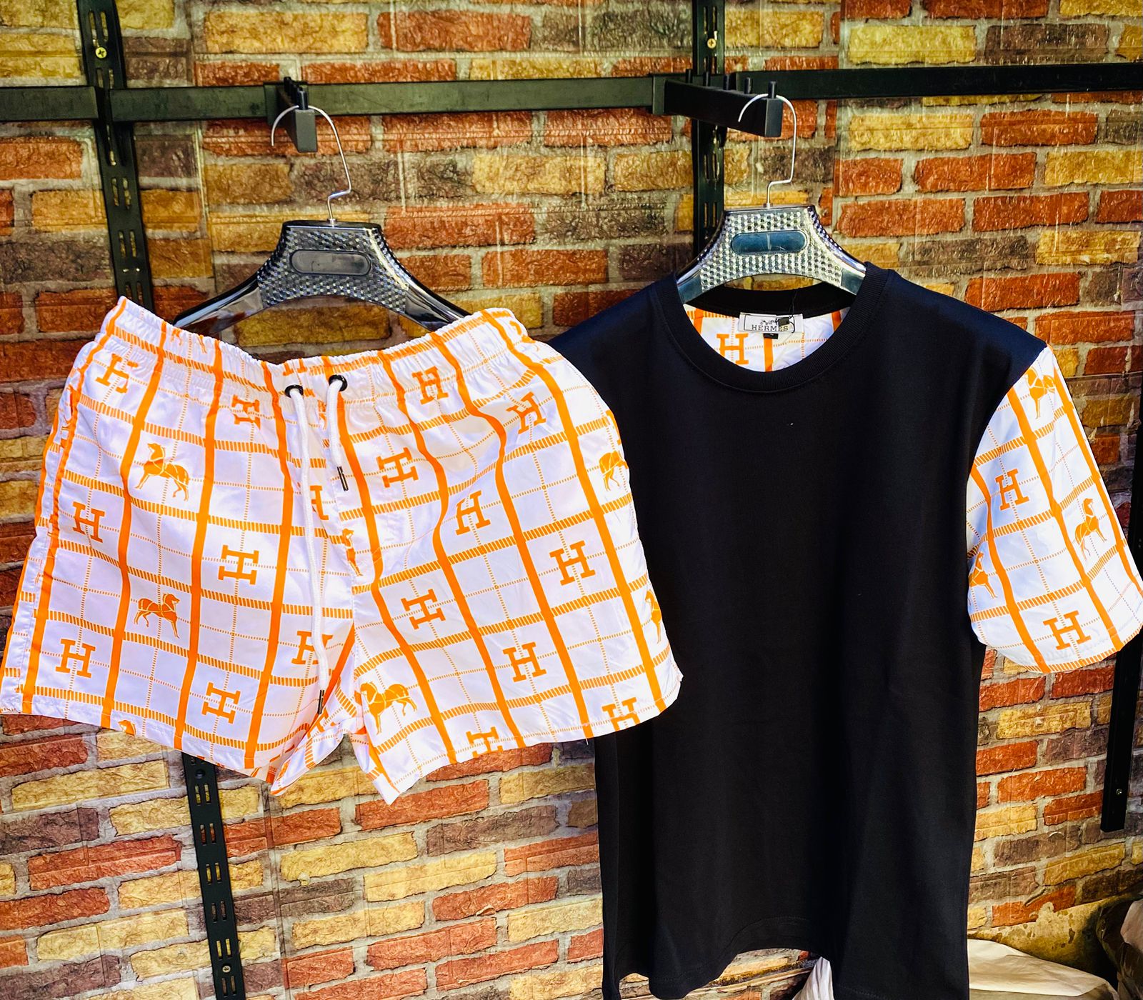 Conjunto de Verano Hermes - Blanco con Negro y Naranja