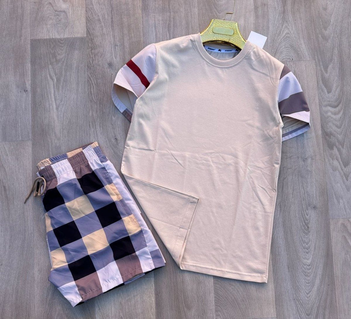 Conjunto de Verano Burberry - Beige
