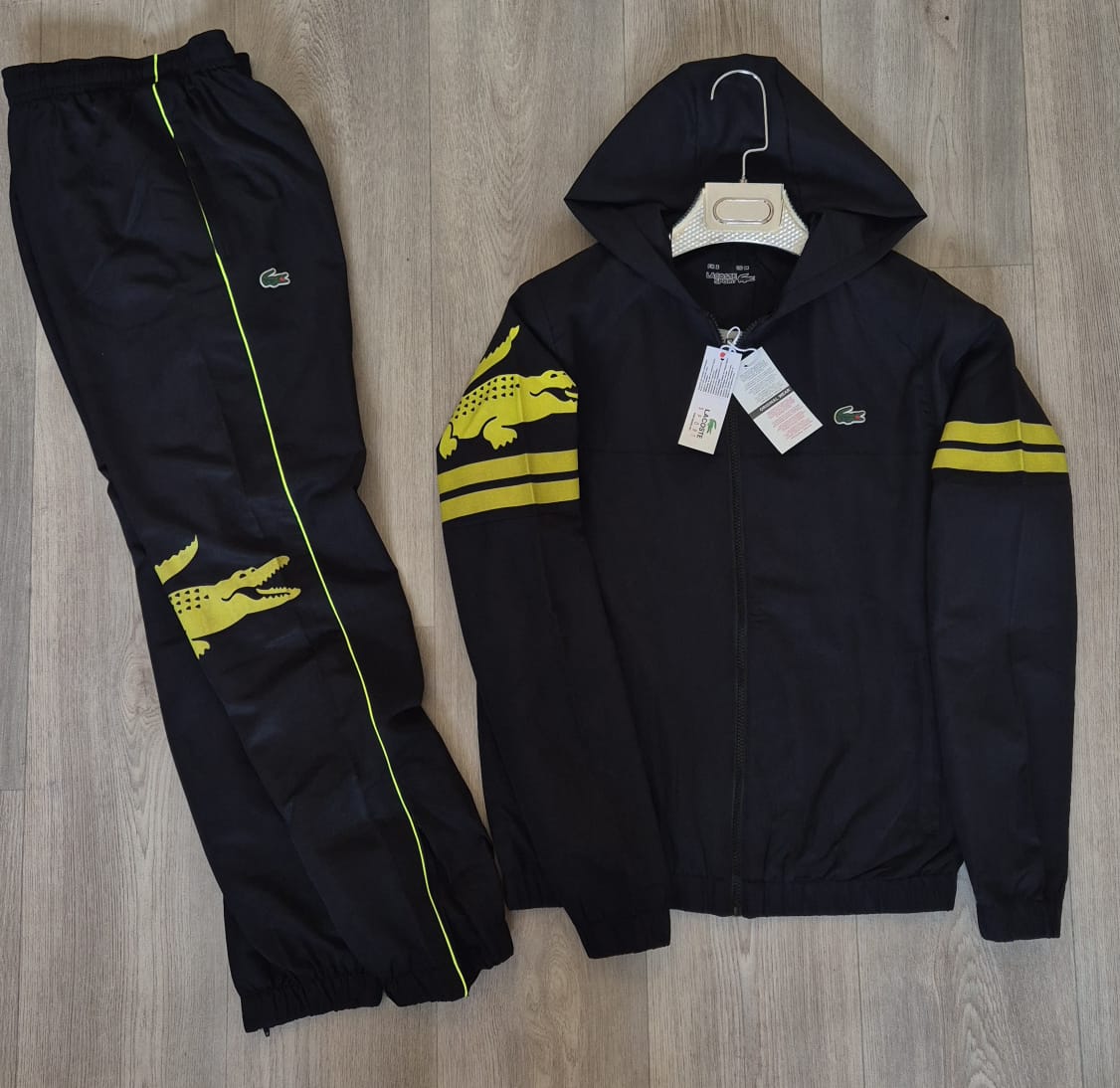 Conjunto Lacoste - Negro con Amarillo