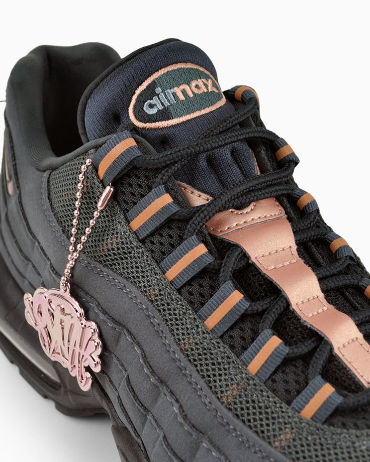 Air Max 95 - Negro con Naranja
