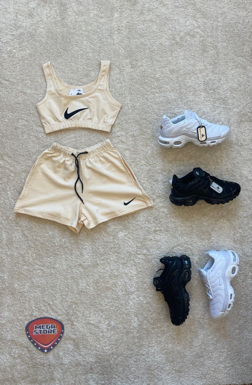 Conjunto de Dama Nike - Beige
