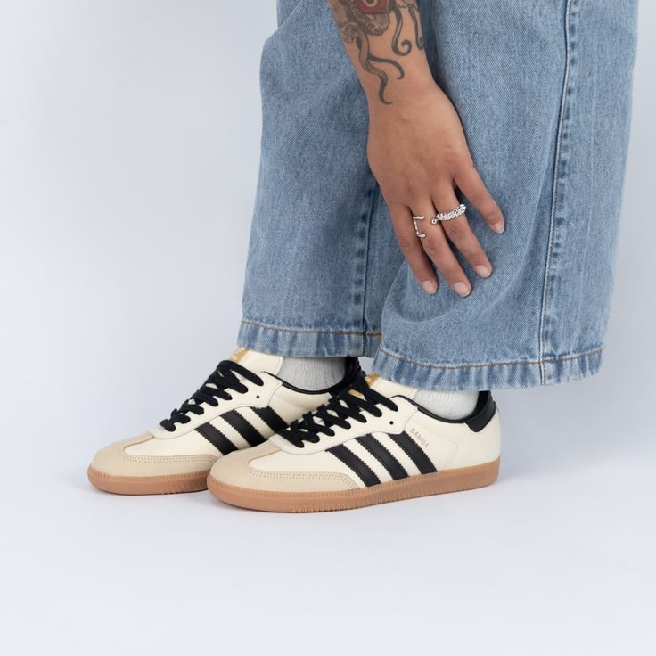Zapatillas Adidas Samba  - Beige con Negro y Marrón