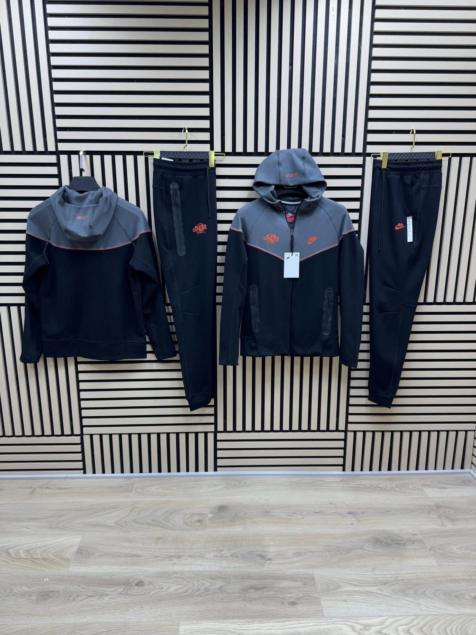 Chandal Nike Tech - Gris con Negro