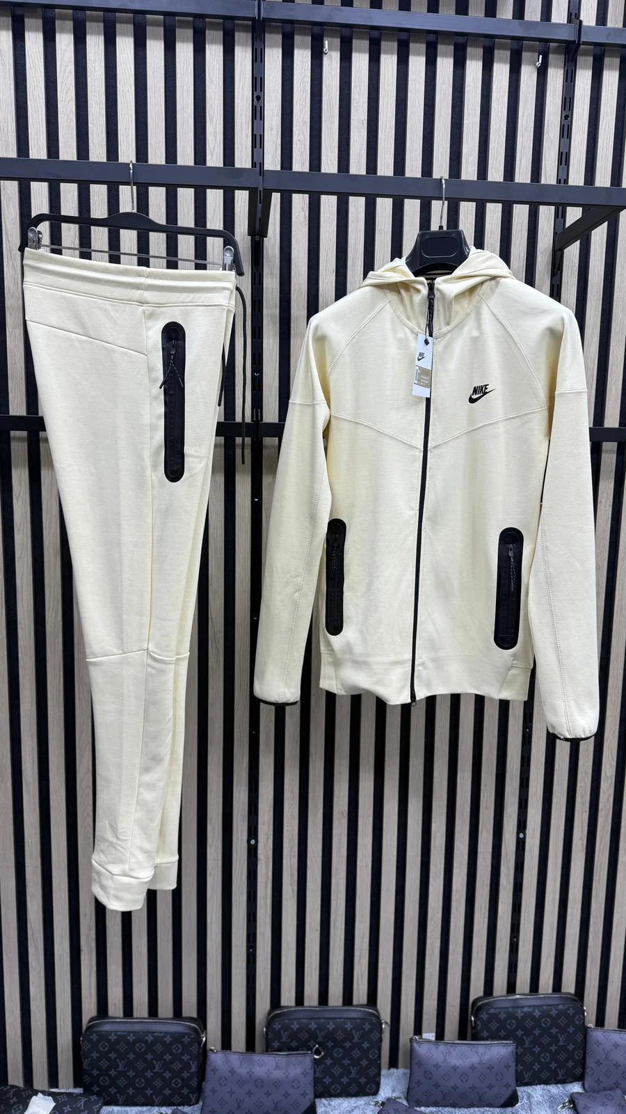 Chandal Nike Tech - Blanco
