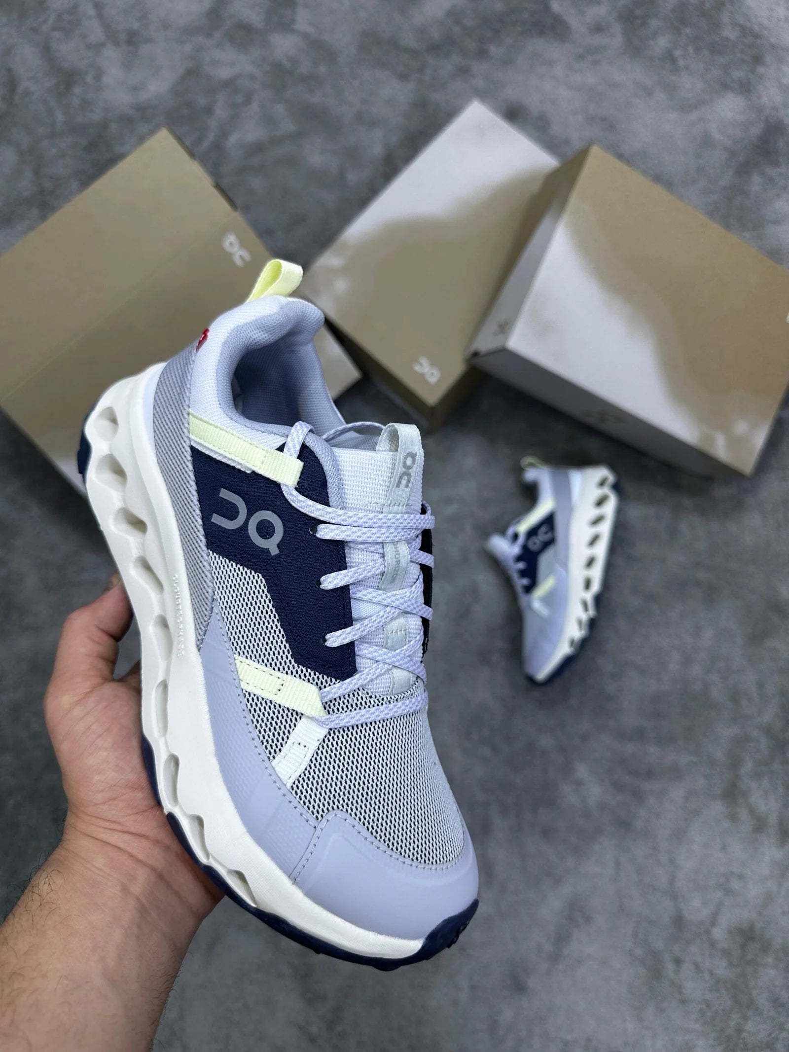 On Running Cloudnova - Gris con azul