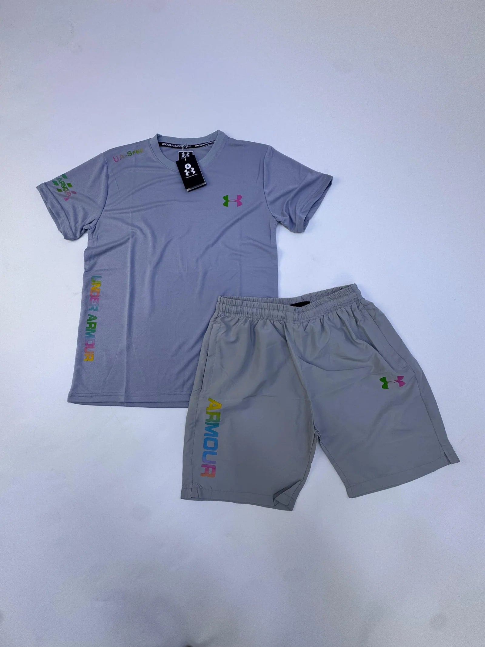 CONJUNTO UNDER ARMOUR - Gris