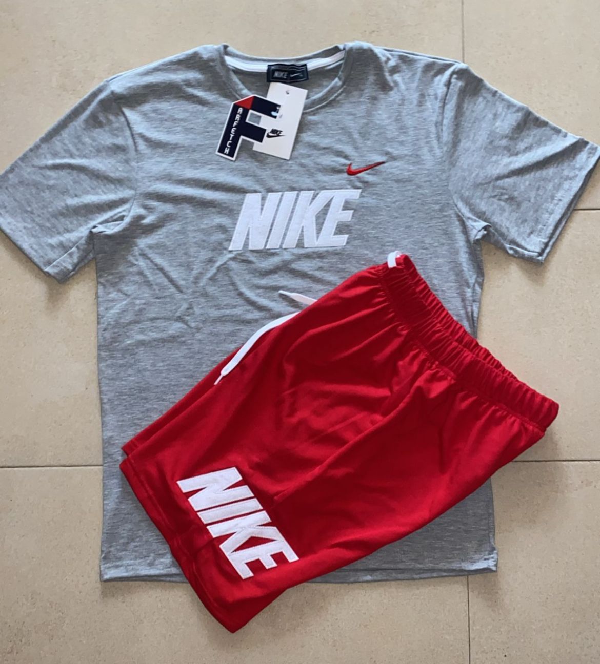 Conjunto Nike - Gris con Rojo