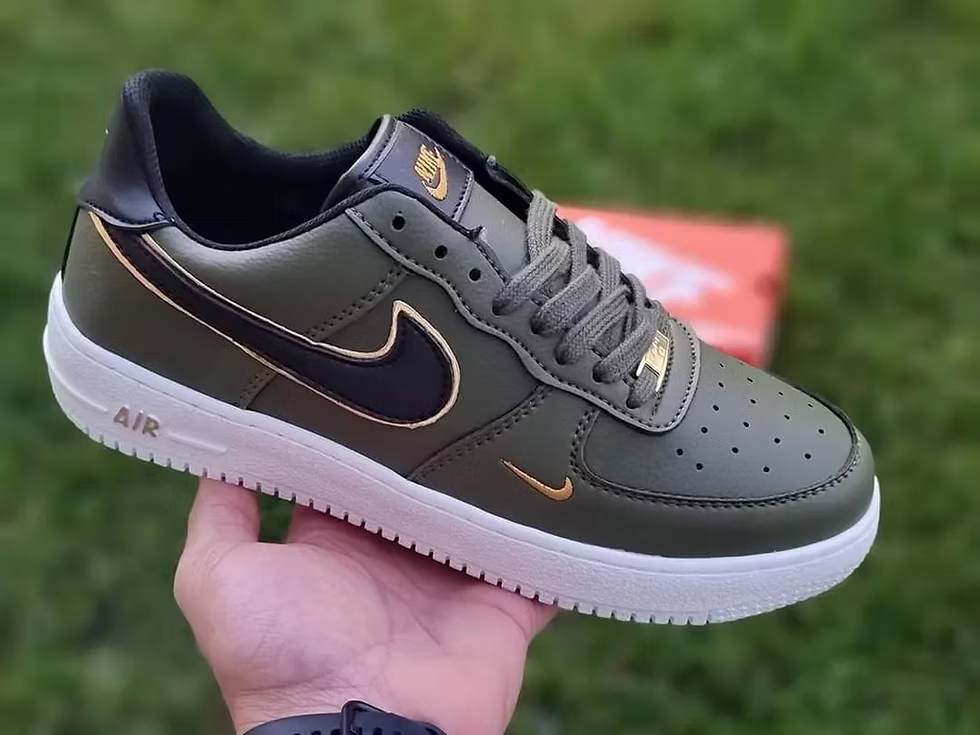 Zapatillas Nike Air Force 1 - Verde con Negro y Dorado