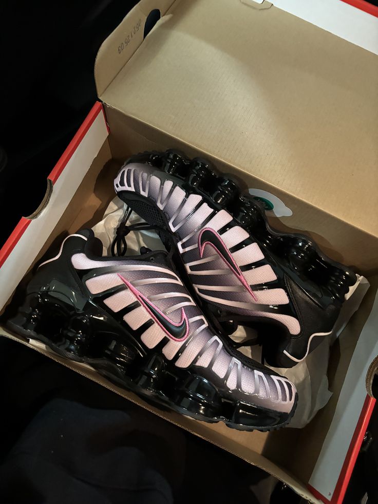 Zapatillas Nike Shox TL - Negro con Rosado