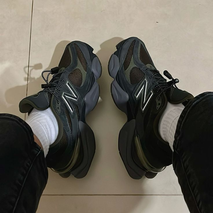 New Balance 9060 - Negro