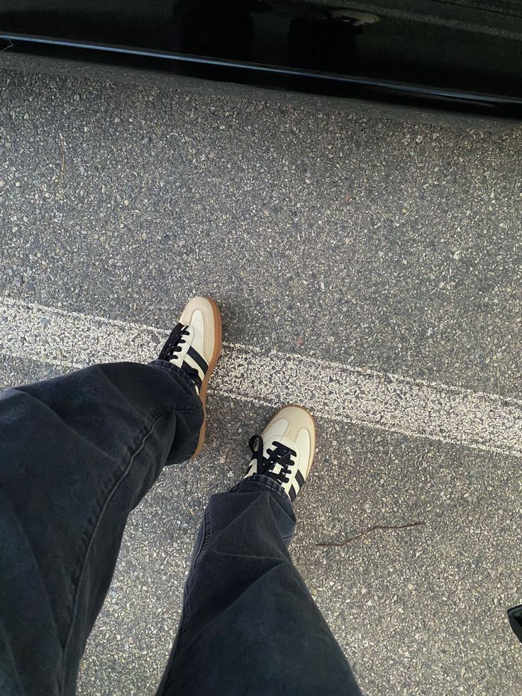 Zapatillas Adidas Samba  - Beige con Negro y Marrón