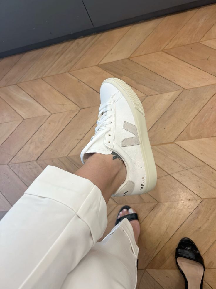 Zapatillas Veja - Blanco con Beige